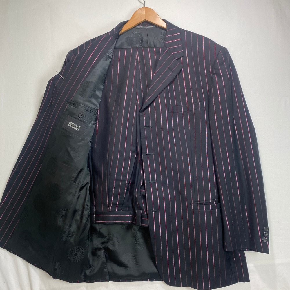 Versace Classic V2 Mens Suit‎ Black Pink Metallic Pinstripe 4 Button Made Italy